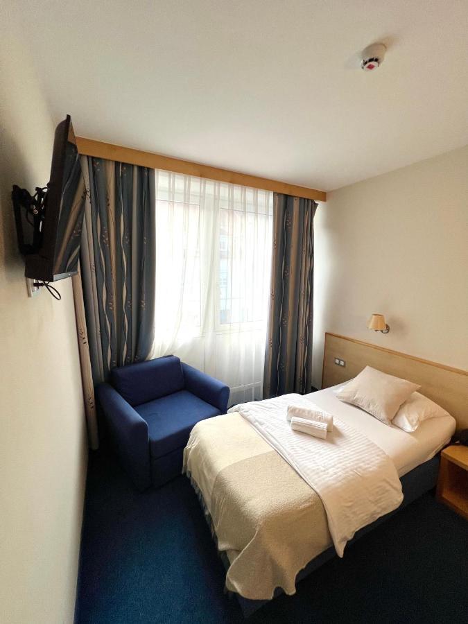 Hotel Jeruzalem 柳托梅尔 外观 照片