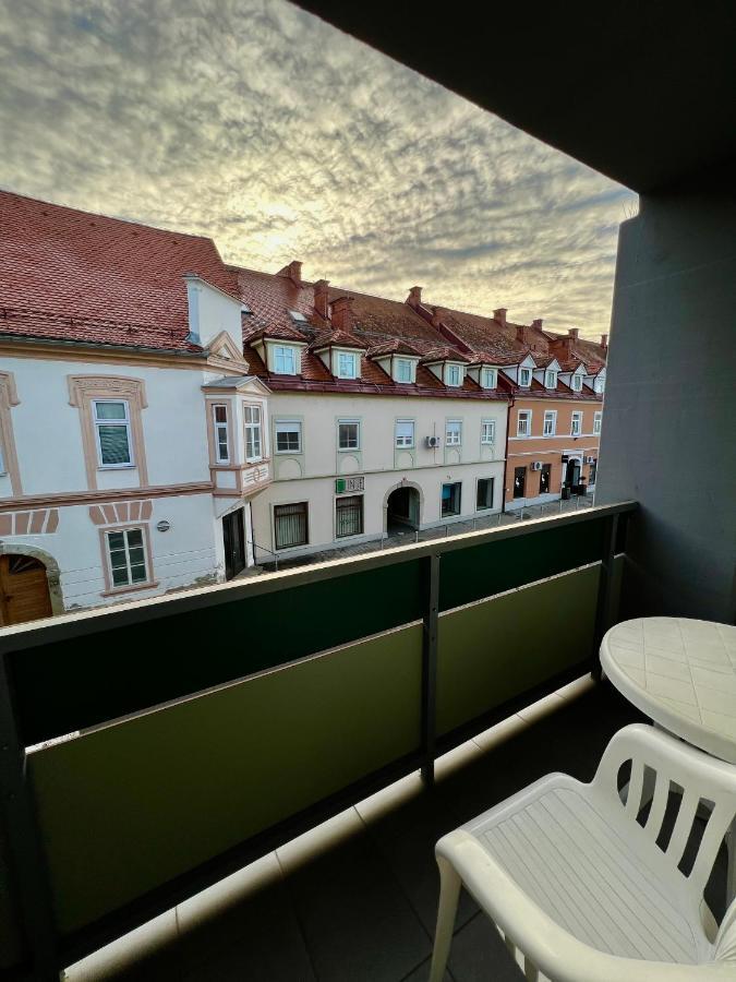 Hotel Jeruzalem 柳托梅尔 外观 照片